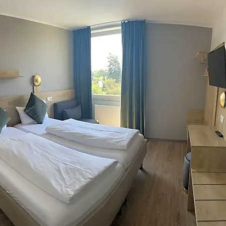 Imperial 3*