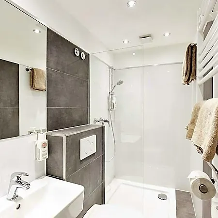 Imperial 3*