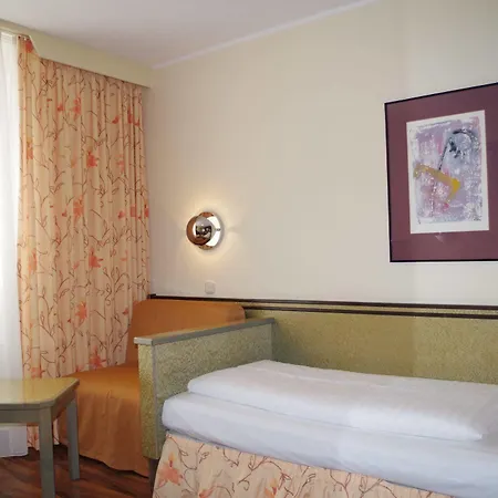 Imperial Hotel 3*